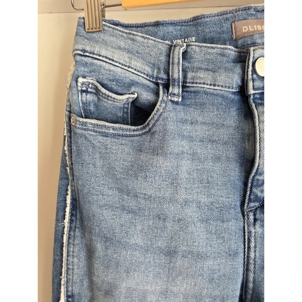 DL1961 Women Straight Jeans Size 26 Blue Casual Denim Pants Distressed Hems